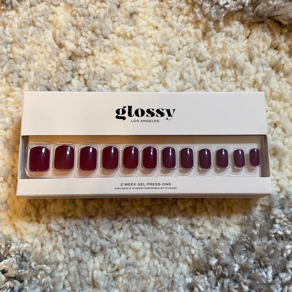 NEW NEVER OPENED Glossy Gel Nail Set